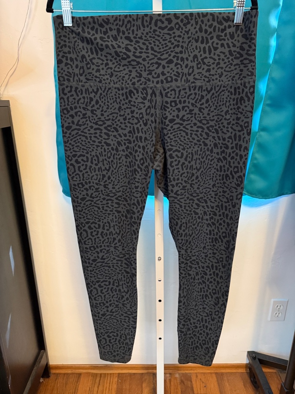 JoyLab Charcoal Gray Leopard Print Leggings
